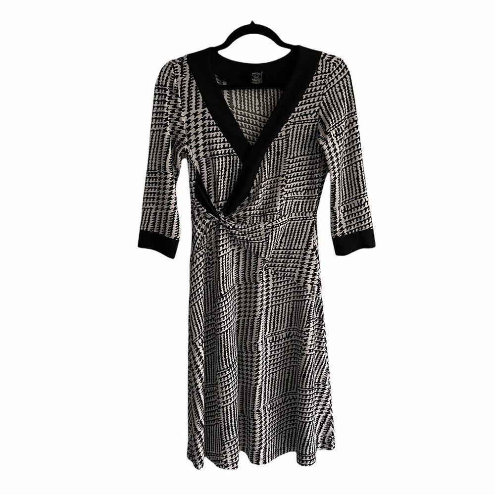 BCBGMAXAZRIA Black White Printed Wrap Midi Dress XS
